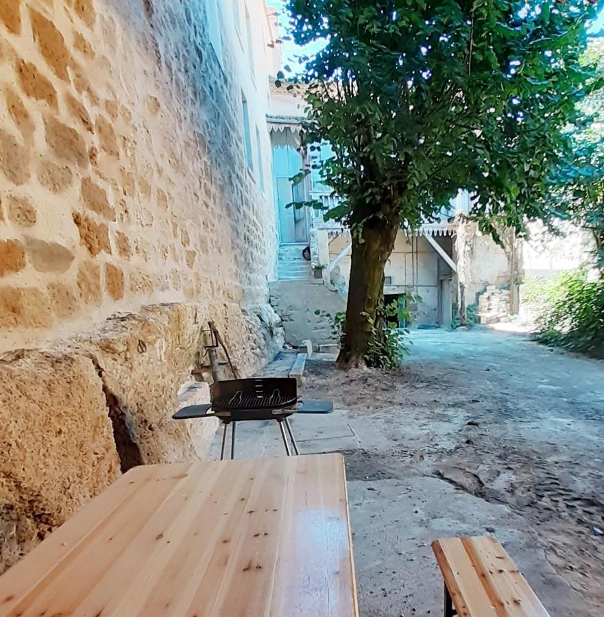 Logis Des Lugats, Gite De Charme La Réole Exteriör bild