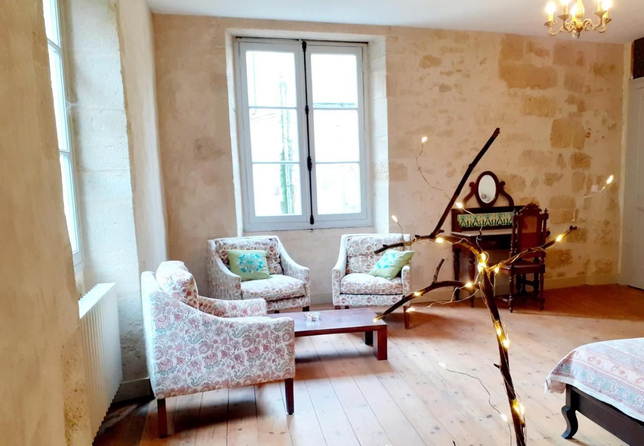 Logis Des Lugats, Gite De Charme La Réole Exteriör bild