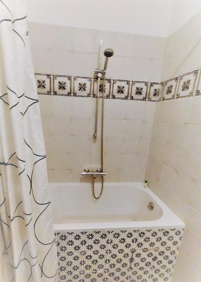 Logis Des Lugats, Gite De Charme La Réole Exteriör bild