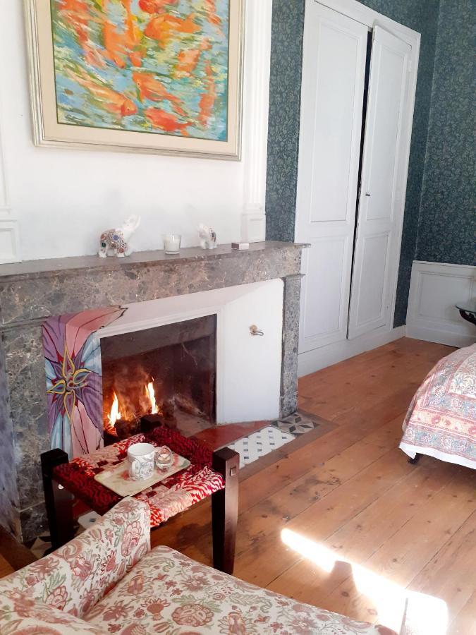 Logis Des Lugats, Gite De Charme La Réole Exteriör bild