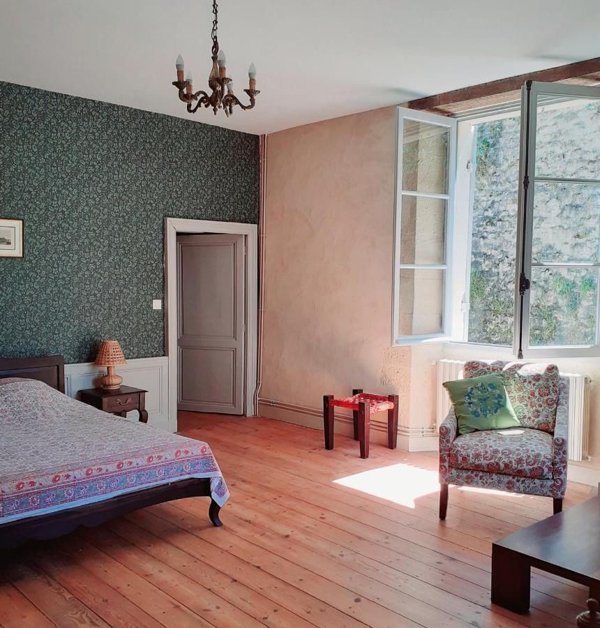 Logis Des Lugats, Gite De Charme La Réole Exteriör bild